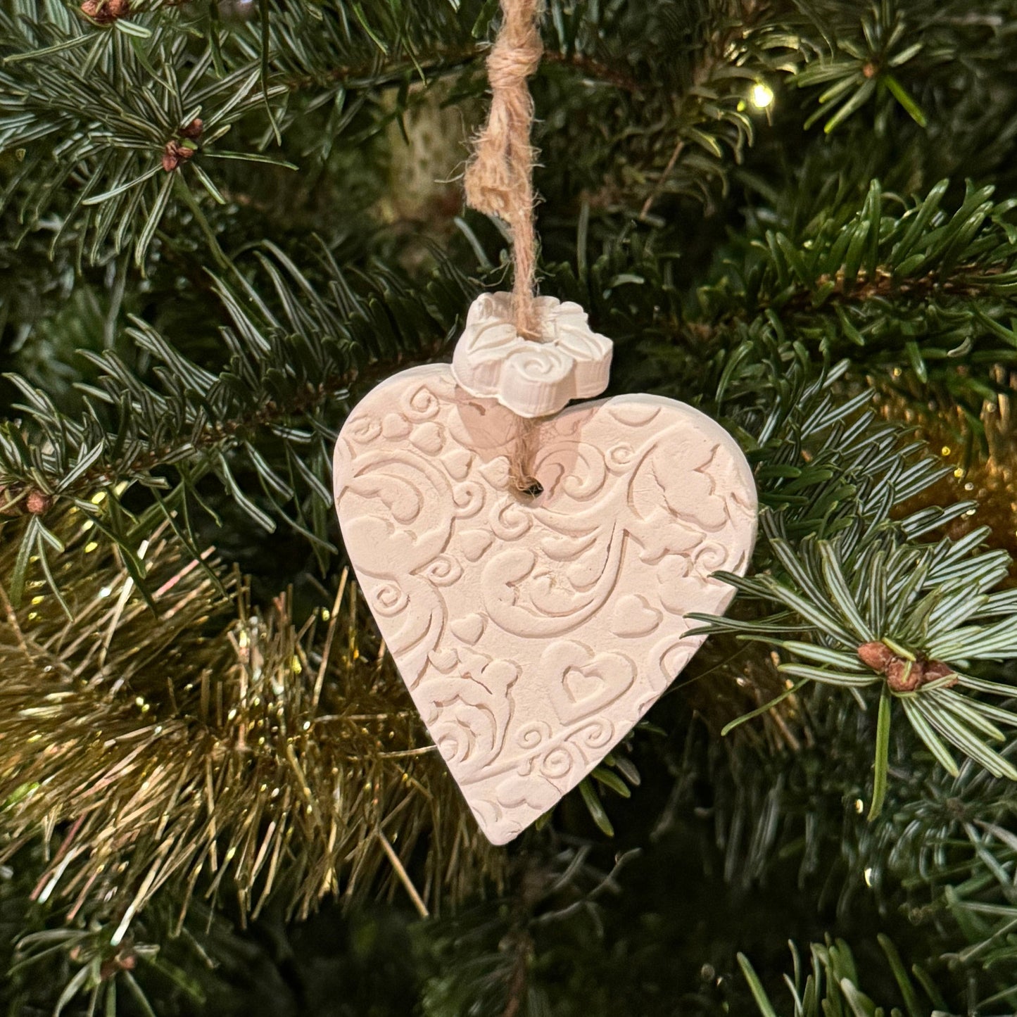 COEUR DIFFUSEUR DE PARFUM A SUSPENDRE EN CERAMIQUE